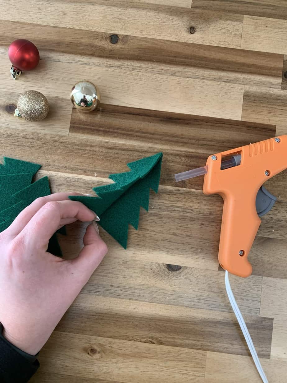 DIY Mini Felt Trees - traditionallycozy.com