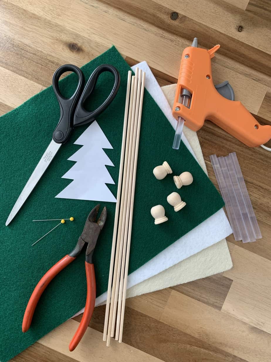 DIY Mini Felt Trees - traditionallycozy.com