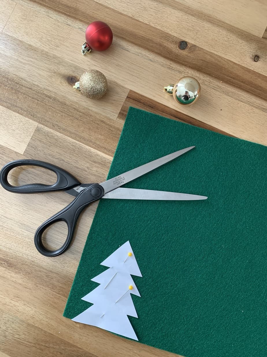 DIY Mini Felt Trees - traditionallycozy.com